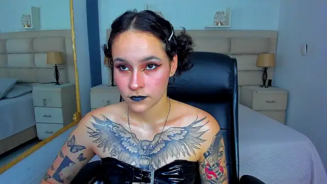 Snapshot of AnnyThompson_ chatting on 09/24/25, 08:48 AnnyThompson online show from 09/24/25, 08:48