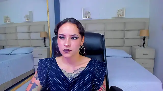 AnnyThompson  online show from 10/29/25, 09:25