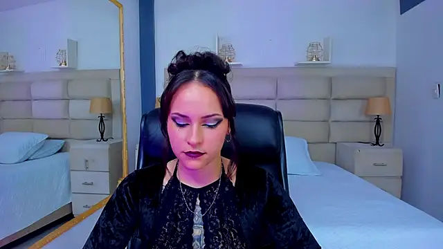 AnnyThompson  online show from 11/06/25, 09:08