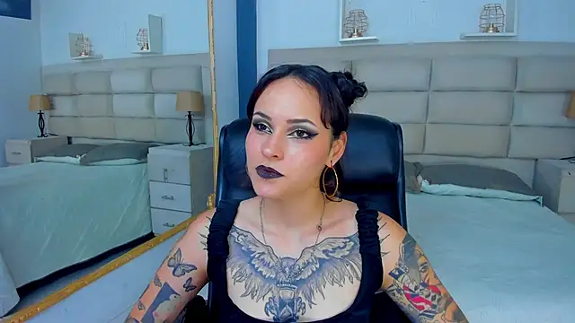 AnnyThompson  online show from 11/09/25, 09:08