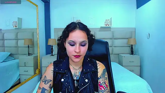 Snapshot of AnnyThompson_ chatting on 09/19/25, 08:57 AnnyThompson online show from 09/19/25, 08:57