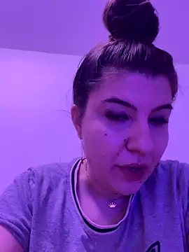 xqueenyasmine online show from 12/01/25, 09:26