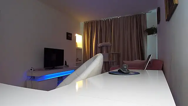 xqueenyasmine online show from 03/01/26, 08:58