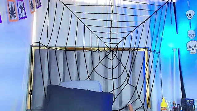 Snapshot of Zoe_Curvy chatting on 10/27/25, 12:17 Zoe Curvy online show from 10/27/25, 12:17