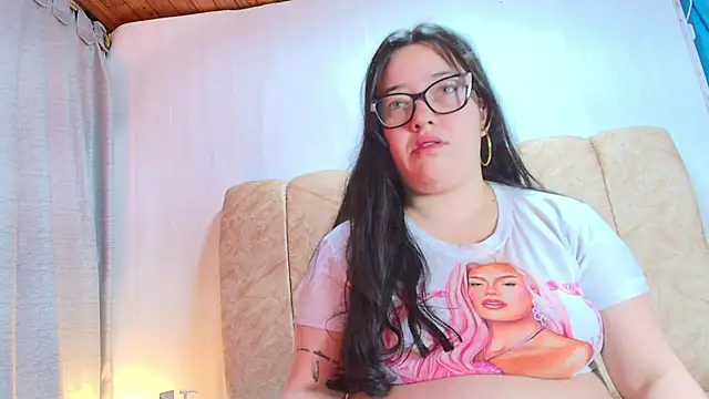 Snapshot of Zoe_Curvy chatting on 01/10/26, 12:33 Zoe Curvy online show from 01/10/26, 12:33