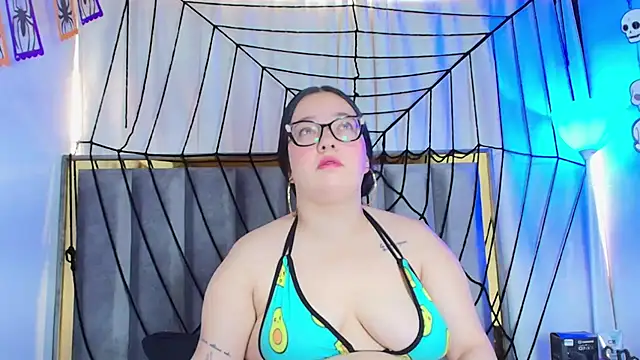 Snapshot of Zoe_Curvy chatting on 10/07/25, 01:01 Zoe Curvy online show from 10/07/25, 01:01