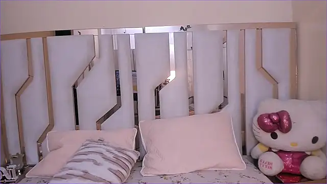 TifanyChill online show from 11/28/25, 05:24