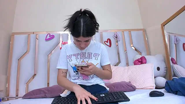 TifanyChill online show from 02/19/25, 08:20