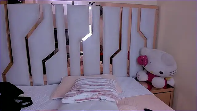 TifanyChill online show from 11/11/25, 06:25