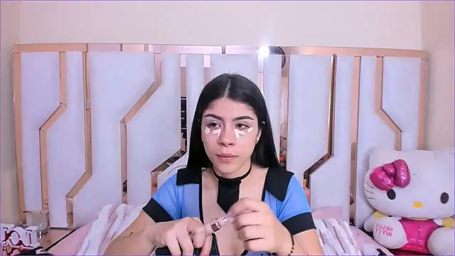 TifanyChill online show from 10/31/25, 08:49