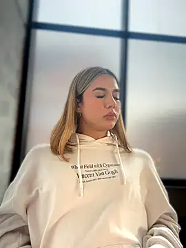 Jules Anderson online show from 11/21/25, 09:36