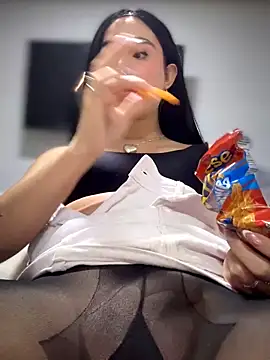 Snapshot of Jules_Anderson chatting on 02/26/26, 10:43 Jules Anderson online show from 02/26/26, 10:43