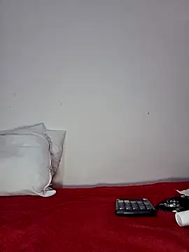 Snapshot of altinya chatting on 09/19/25, 04:33 altinya online show from 09/19/25, 04:33
