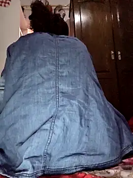 Snapshot of altinya chatting on 11/02/25, 03:28 altinya online show from 11/02/25, 03:28