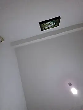 Snapshot of altinya chatting on 10/19/25, 02:47 altinya online show from 10/19/25, 02:47