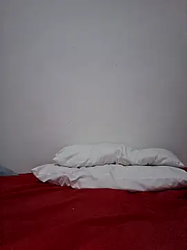 Snapshot of altinya chatting on 11/04/25, 04:27 altinya online show from 11/04/25, 04:27