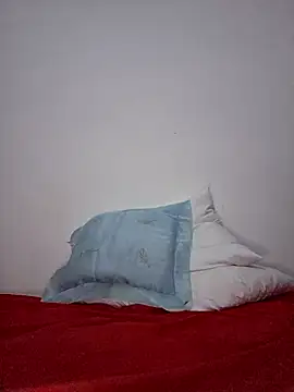 Snapshot of altinya chatting on 10/31/25, 07:49 altinya online show from 10/31/25, 07:49