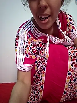 Snapshot of altinya chatting on 10/28/25, 12:26 altinya online show from 10/28/25, 12:26