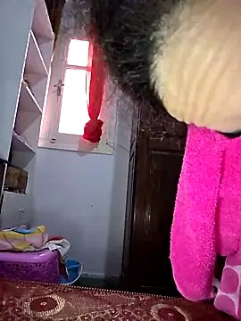 Snapshot of altinya chatting on 12/01/25, 02:29 altinya online show from 12/01/25, 02:29