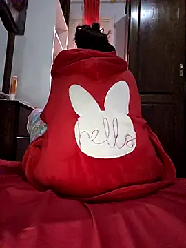 Snapshot of altinya chatting on 11/14/25, 02:10 altinya online show from 11/14/25, 02:10