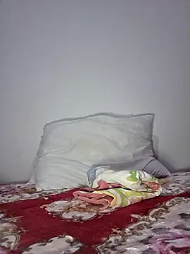 Snapshot of altinya chatting on 12/18/25, 09:40 altinya online show from 12/18/25, 09:40