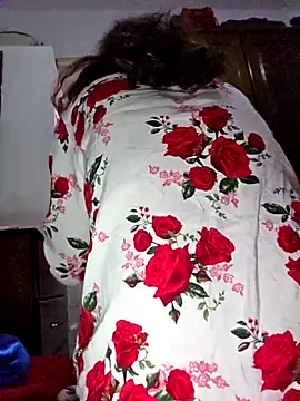 Snapshot of altinya chatting on 11/09/25, 09:13 altinya online show from 11/09/25, 09:13