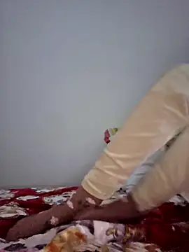 Snapshot of altinya chatting on 11/19/25, 06:30 altinya online show from 11/19/25, 06:30