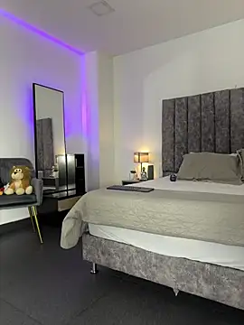 milaivanova online show from 10/11/25, 12:28