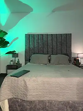 milaivanova online show from 12/15/25, 09:53