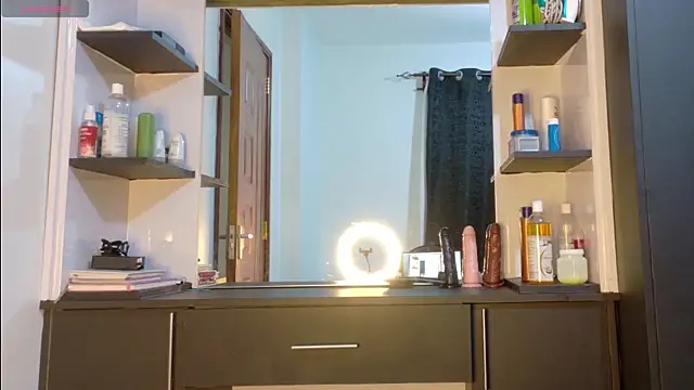 online bestie online show from 12/01/25, 06:47