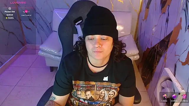 Snapshot of snowflake_xxx chatting on 01/14/26, 02:15 snowflake xxx online show from 01/14/26, 02:15