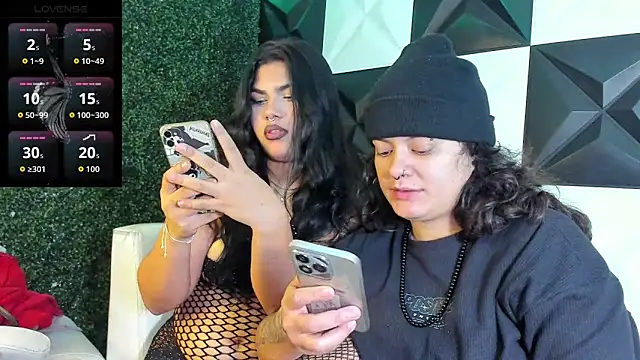 Snapshot of snowflake_xxx chatting on 02/26/26, 04:01 snowflake xxx online show from 02/26/26, 04:01