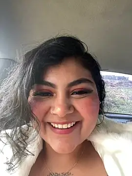 Snapshot of Tamara_Curvy chatting on 03/04/25, 09:00 Tamara Curvy online show from 03/04/25, 09:00