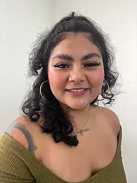 Snapshot of Tamara_Curvy chatting on 03/09/25, 04:11 Tamara Curvy online show from 03/09/25, 04:11