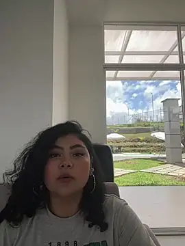 Snapshot of Tamara_Curvy chatting on 03/11/25, 05:13 Tamara Curvy online show from 03/11/25, 05:13