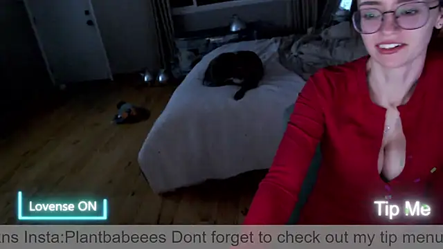 Plantbabeee online show from 03/25/26, 03:28