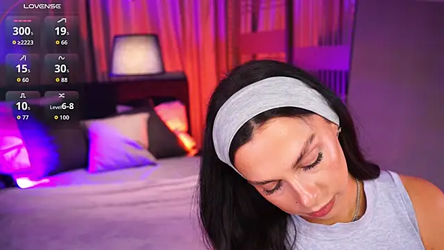 LunaNight online show from 04/12/26, 08:56