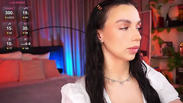 LunaNight online show from 11/17/25, 08:46