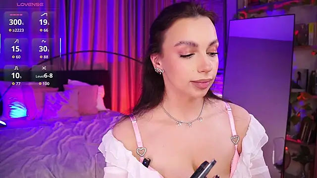 LunaNight online show from 12/21/25, 08:31