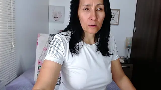 Maira B online show from 04/16/26, 06:19