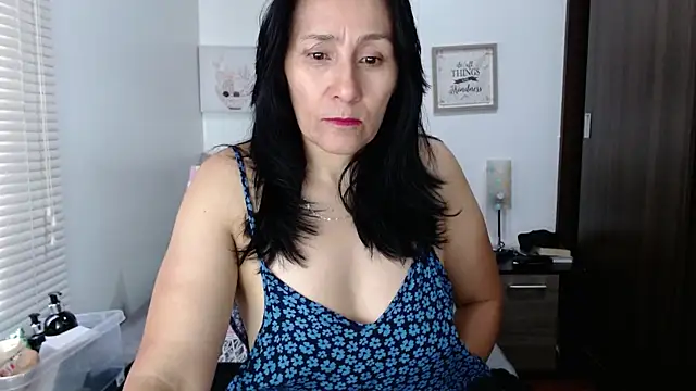 Maira B online show from 02/09/26, 03:43