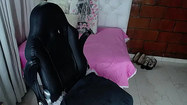 Maira B online show from 10/23/25, 02:38