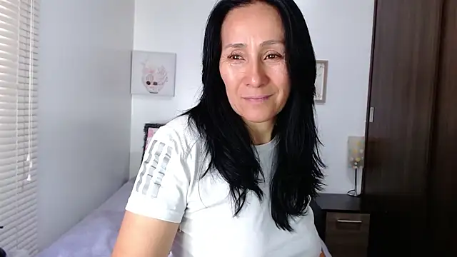 Maira B online show from 04/08/26, 05:36