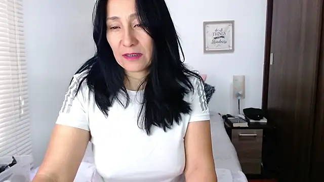 Maira B online show from 02/06/26, 03:08