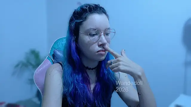 Snapshot of WandaDoll chatting on 06/04/26, 12:21 WandaDoll online show from 06/04/26, 12:21