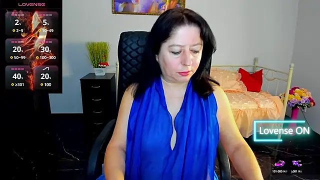 Snapshot of Julia_Dean chatting on 03/14/25, 11:56 Julia Dean online show from 03/14/25, 11:56