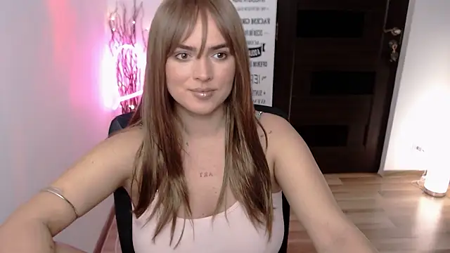 ChloeJewel1 online show from 02/01/26, 12:25