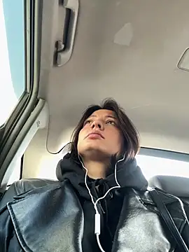 Snapshot of BabeRainbow chatting on 02/13/25, 08:17 BabeRainbow online show from 02/13/25, 08:17