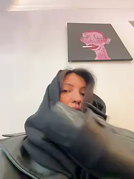 Snapshot of BabeRainbow chatting on 02/12/25, 09:10 BabeRainbow online show from 02/12/25, 09:10