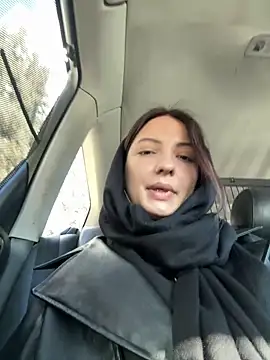 Snapshot of BabeRainbow chatting on 01/04/25, 10:16 BabeRainbow online show from 01/04/25, 10:16